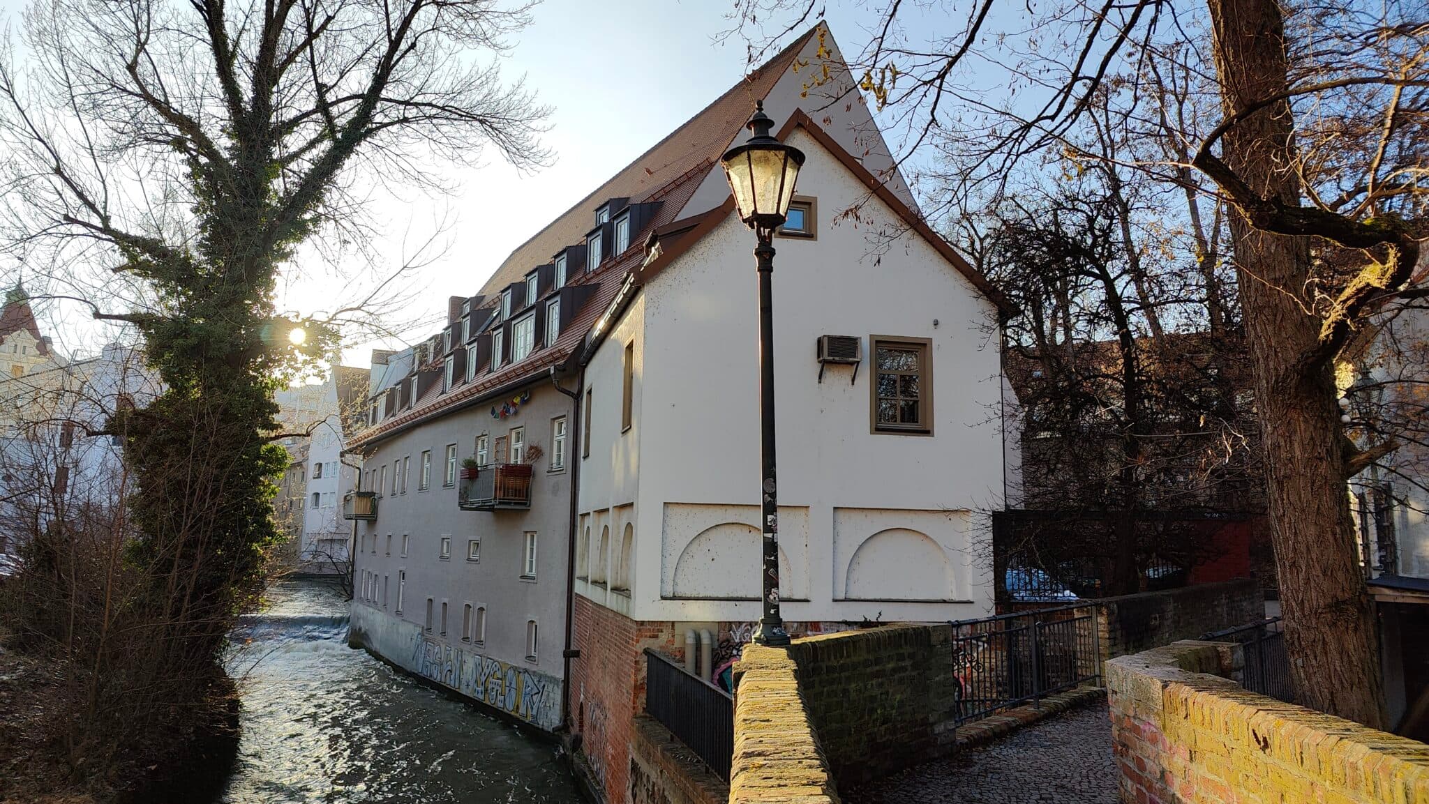 Außenansicht des Standorts von Kuhl & Engel am Mauerberg 26 in der Augsburger Altstadt
